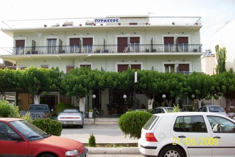 Pyrassos Hotel Néa Ankhíalos Exterior foto